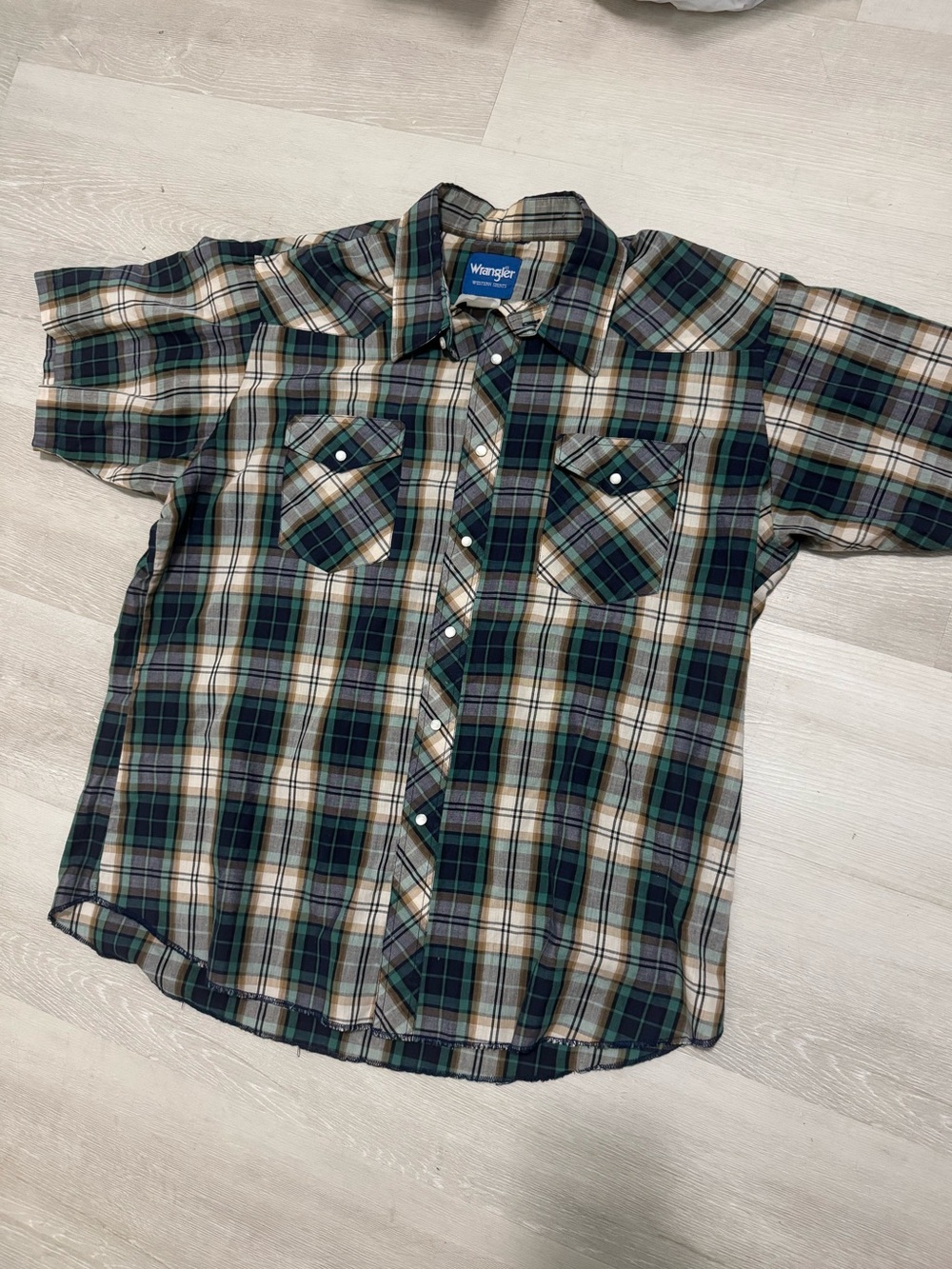 Wrangler Western‎ Plaid Short-Sleeve Pearl Snap Button-Down Shirt